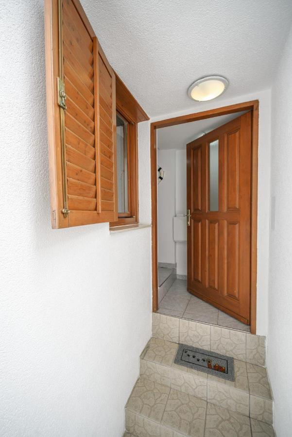 Studio Apartman Salis Vodice Apartment ภายนอก รูปภาพ